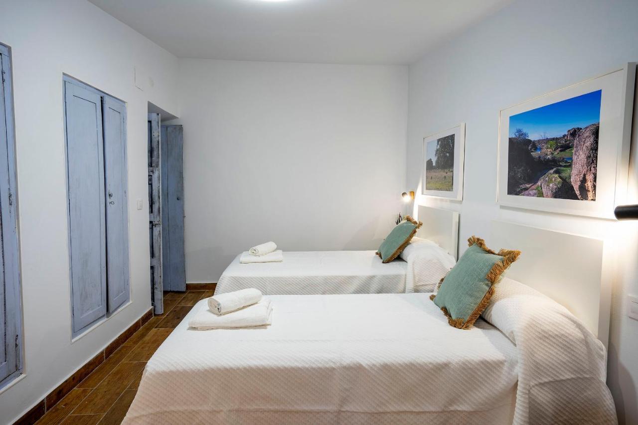 Apartamento Berrocala Caces Екстериор снимка